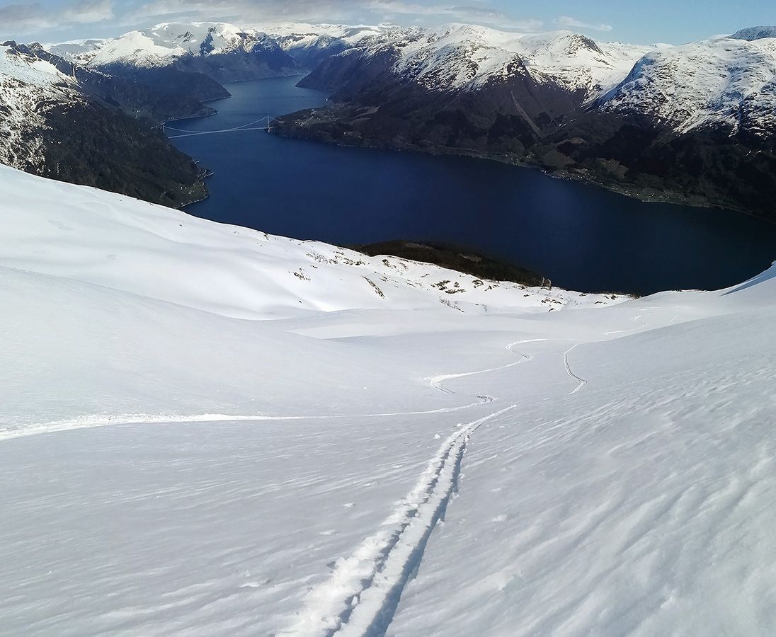 Topptur med fjordutsikt